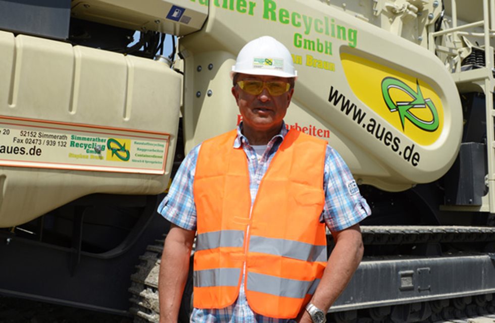 Stephan Braun, Geschäftsführer der Simmerather Recycling GmbH vor Ort