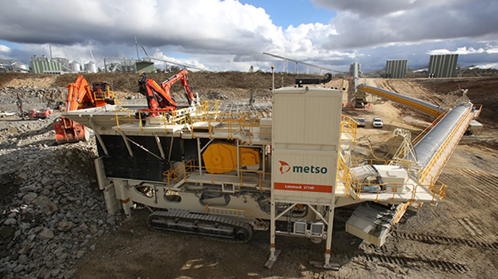 Lokotrack LT160 in a in-pit crushing and conveying plant