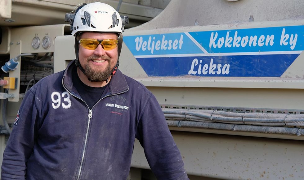 Juha-Pekka Kokkonen on tyytyväinen vanhan rungon päälle rakennettuun Lokotrack-laitoksensa tehoon ja taloudellisuuteen.